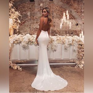 Meshki “Shellin” white minimalist wedding gown, size M